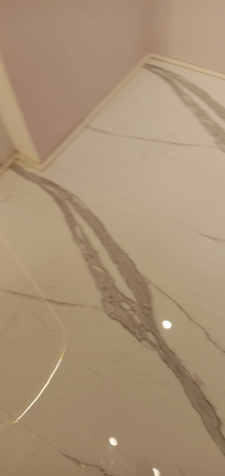 Seamless Italian Statuario Polished Marble Flooring